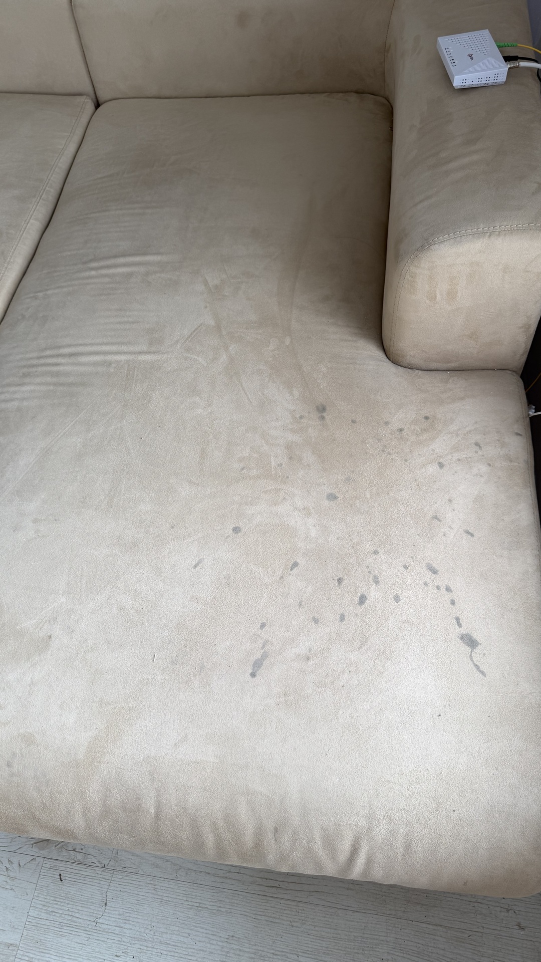 Before photo for Пране на мека мебел